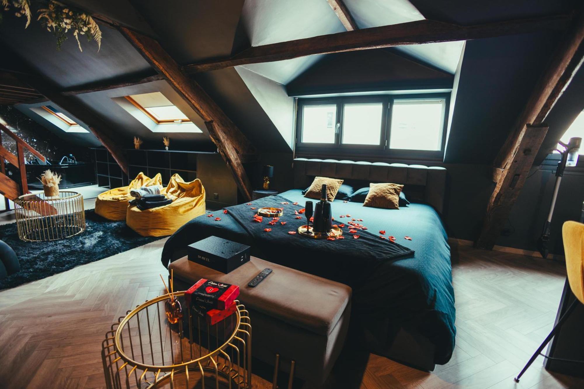 La Marble Room - Suite Balneo & Sauna Angers Exteriör bild
