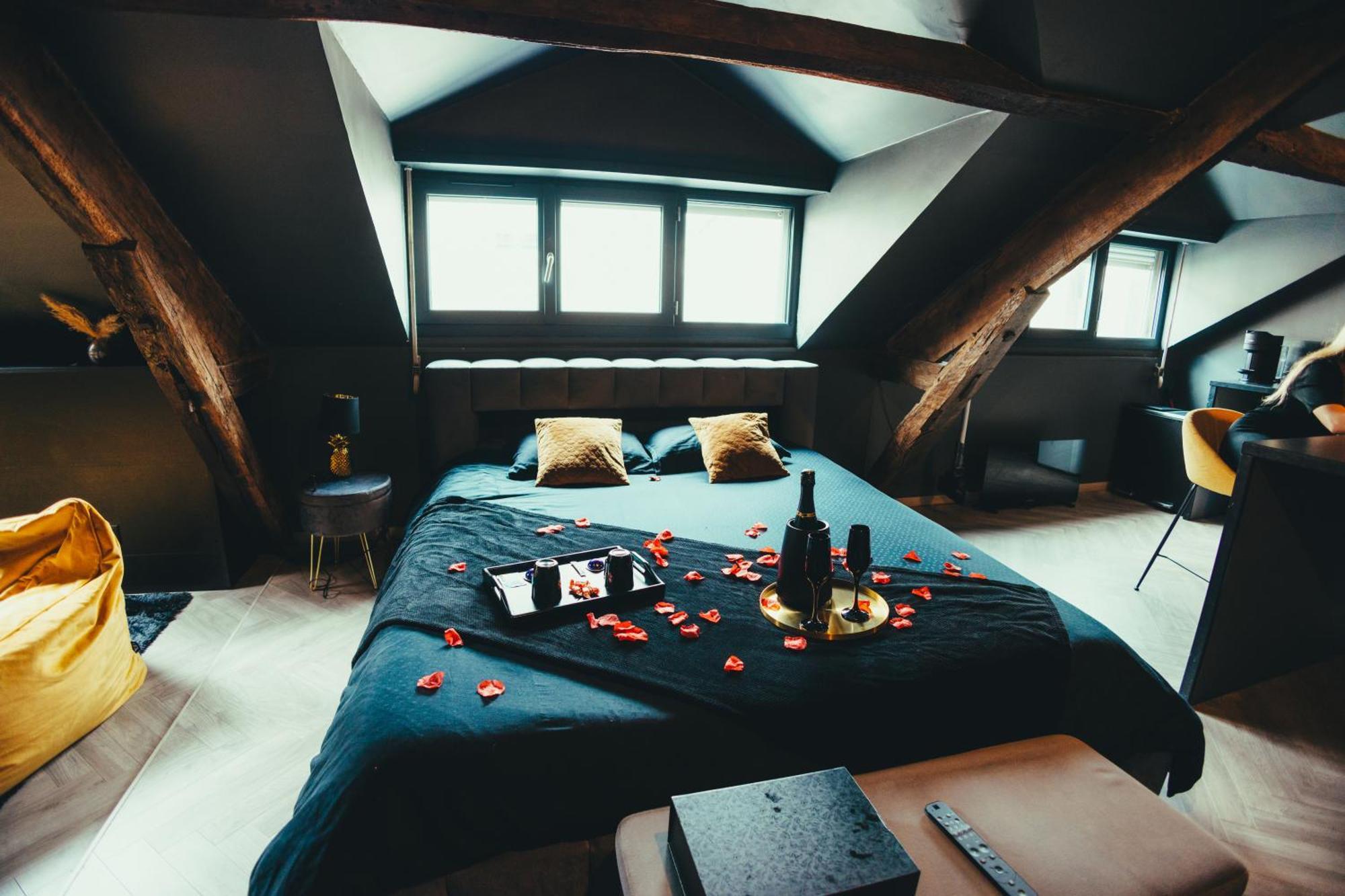 La Marble Room - Suite Balneo & Sauna Angers Exteriör bild