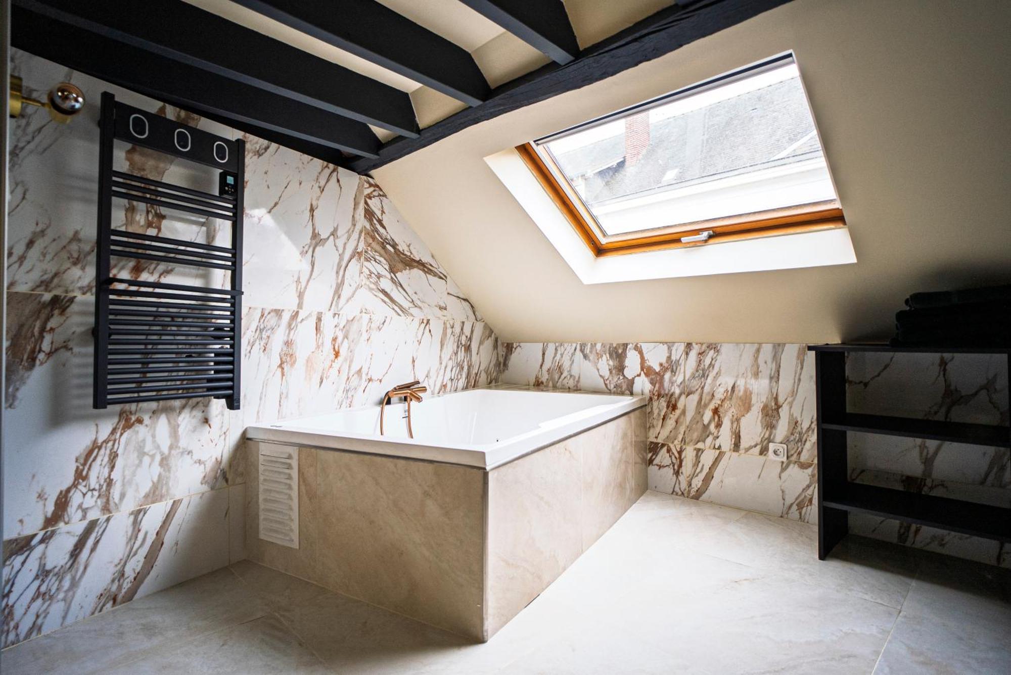 La Marble Room - Suite Balneo & Sauna Angers Exteriör bild